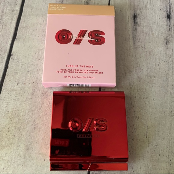 New One Size Turn Up The Base Versatile Foundation Powder~Light 4 (G) 0.28oz. - Picture 2 of 2